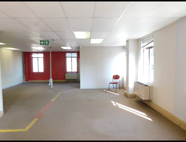 300M² OFFICE TO LET IN FERNDALE